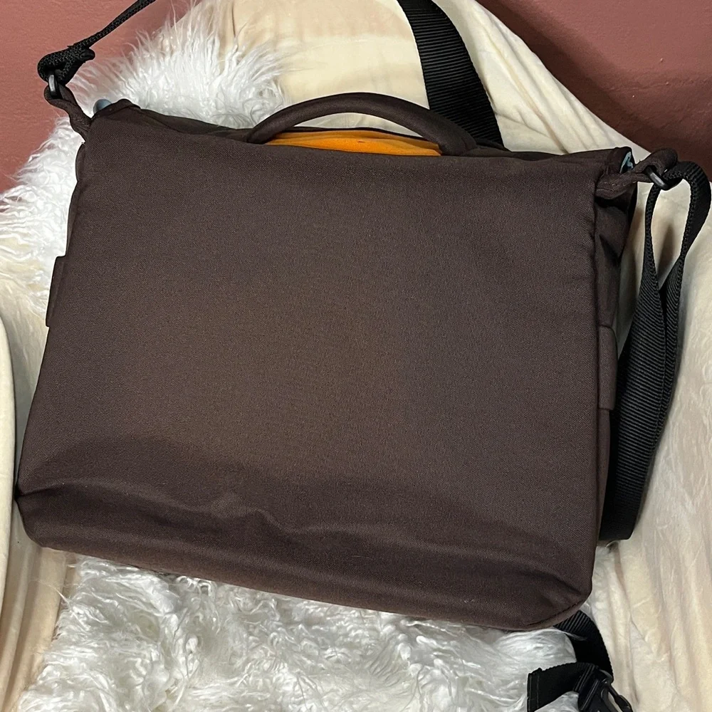 NWT Crumpler Hee-Goer Camera/Laptop Bag (Brown)